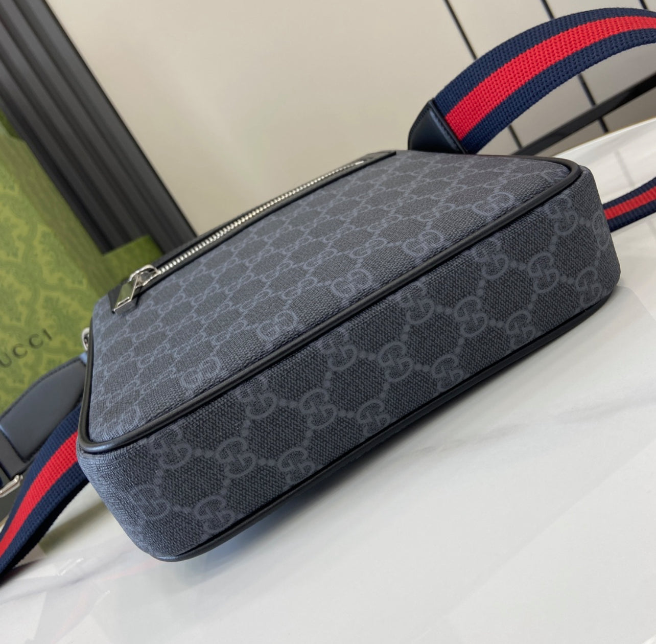 GUCCI GG Supreme Black Small Messenger Bag – Authentic Full Set