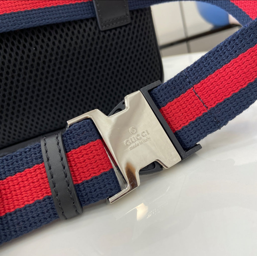GUCCI GG Supreme Crossbody Sling Bag