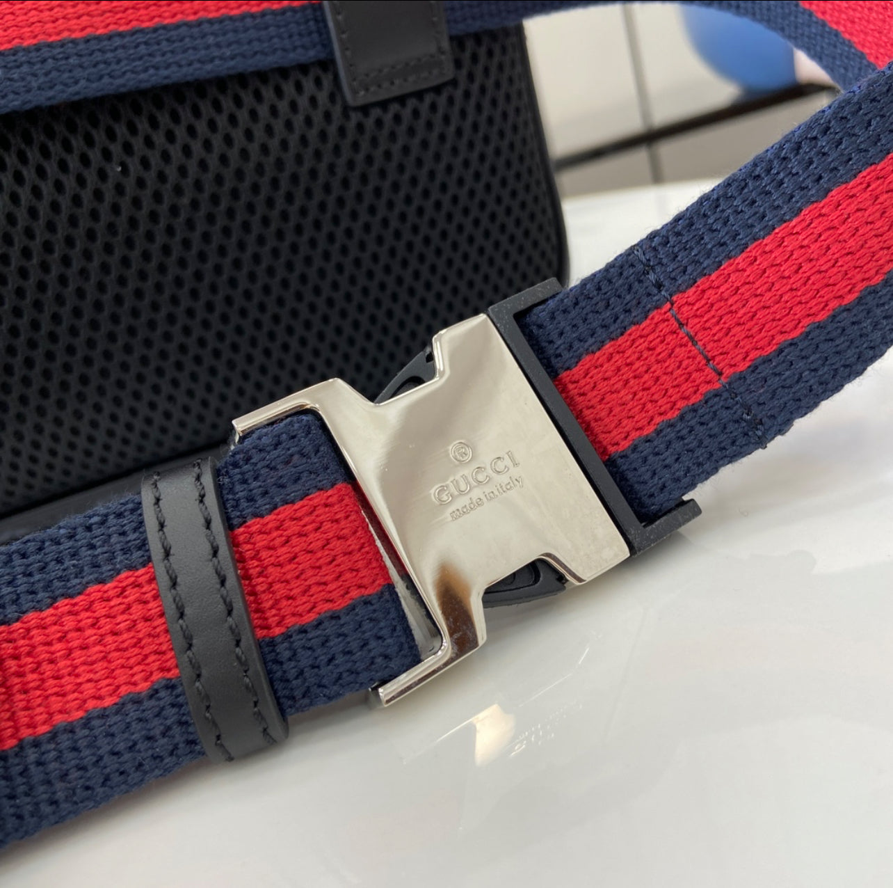 GUCCI GG Supreme Crossbody Sling Bag