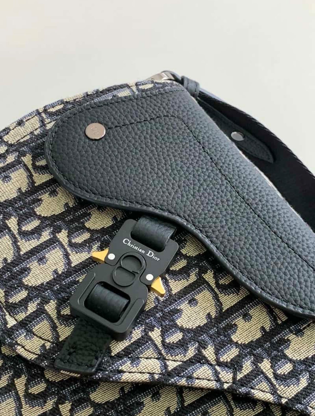 Dior Black Oblique Saddle Pouch – Iconic Luxury Crossbody