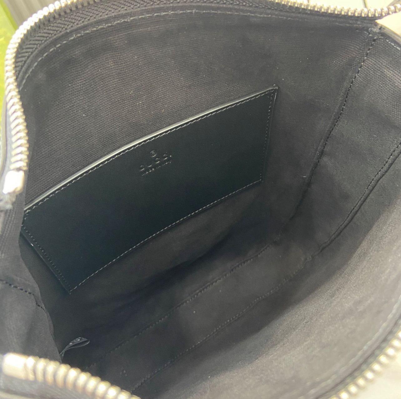 GUCCI GG Supreme Black Small Messenger Bag – Authentic Full Set