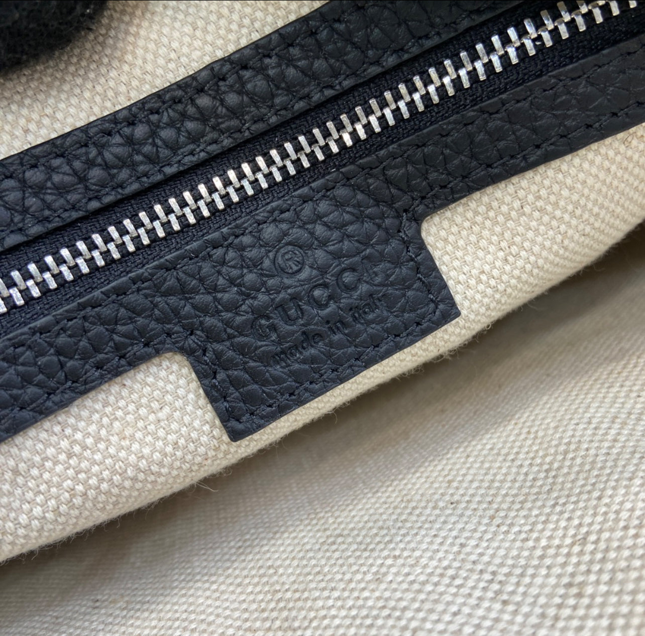 Gucci GG Jumbo Small Crossbody Bag – Black Grained Leather